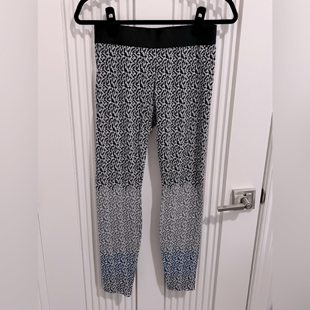 Cabi Black Grey Blue White Ombré Leggings